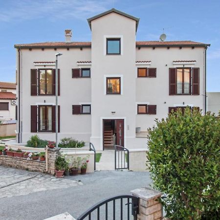 Apartments Villa Alba Porec Ngoại thất bức ảnh