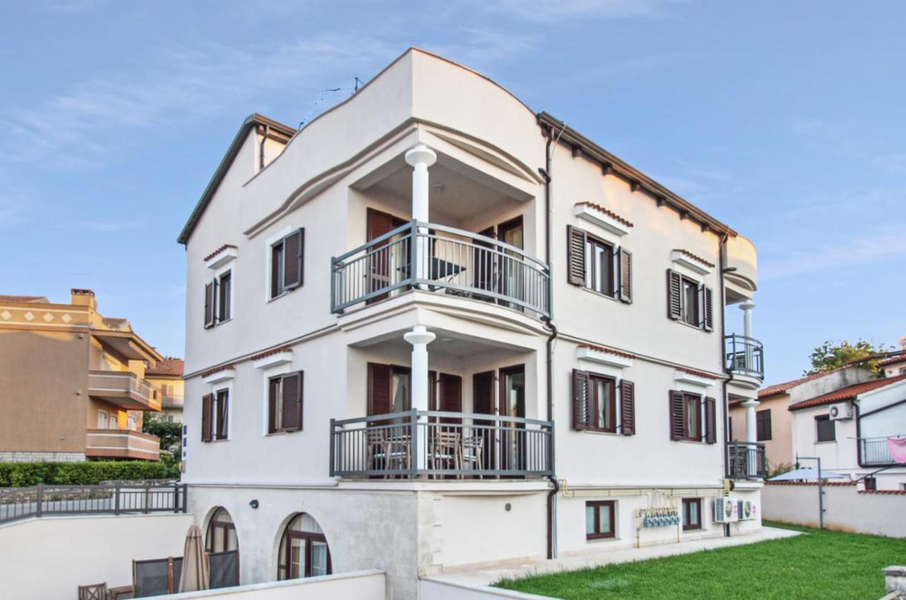 Apartments Villa Alba Porec Ngoại thất bức ảnh