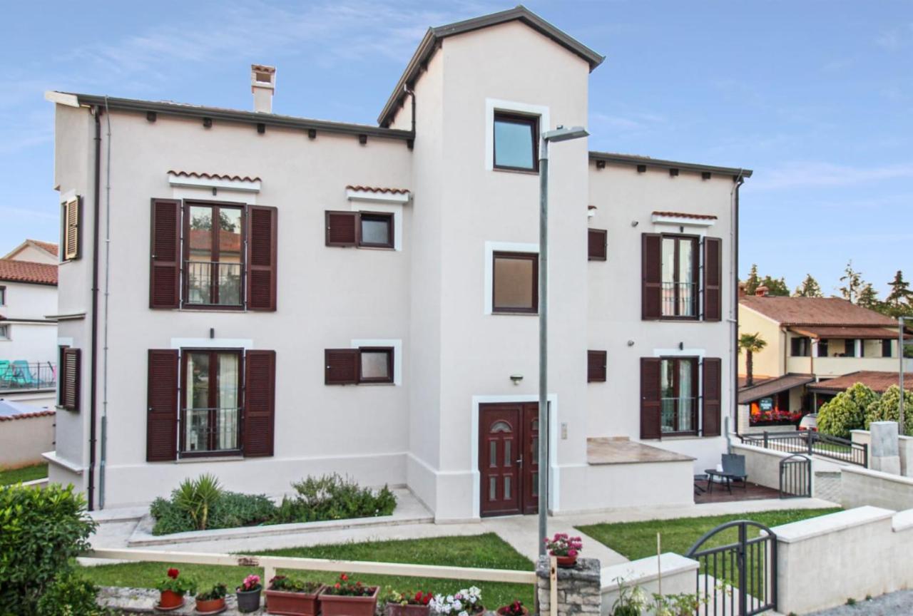 Apartments Villa Alba Porec Ngoại thất bức ảnh