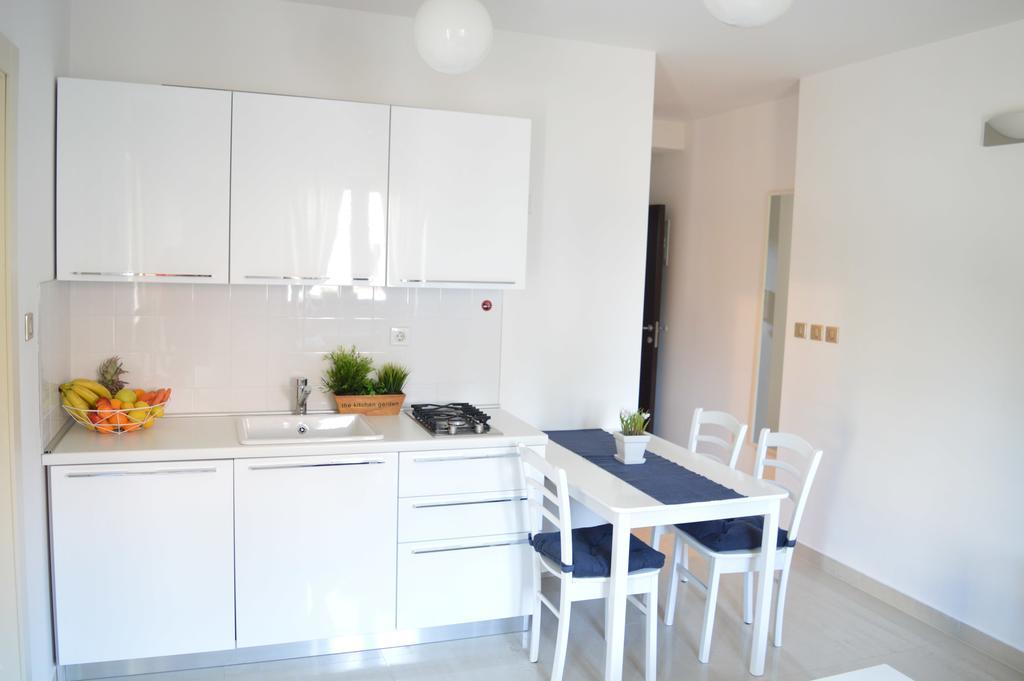 Apartments Villa Alba Porec Ngoại thất bức ảnh